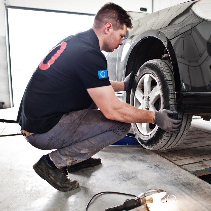 car-ac-work-reparing